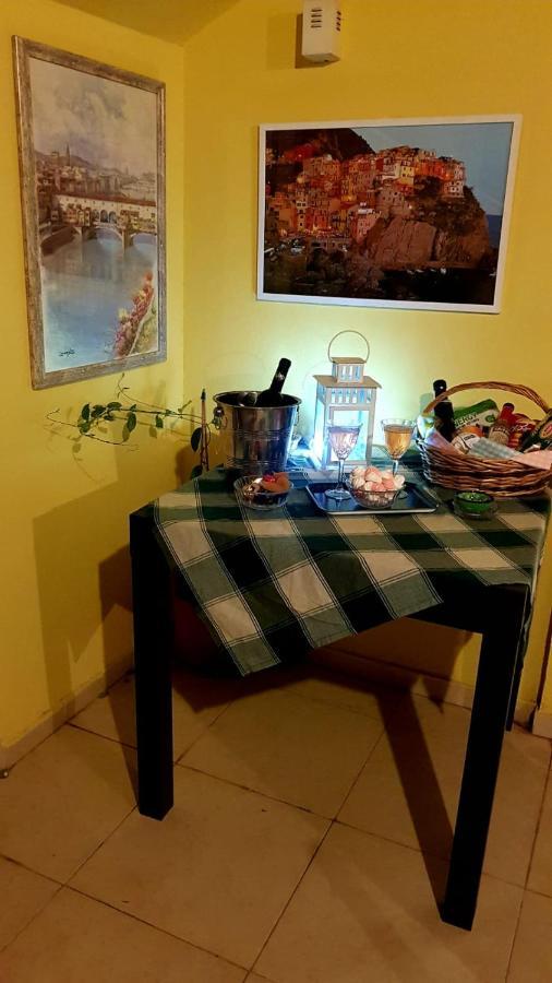 צימר רומנטי ואיכותי בפרדס חנה La Baita Extérieur photo